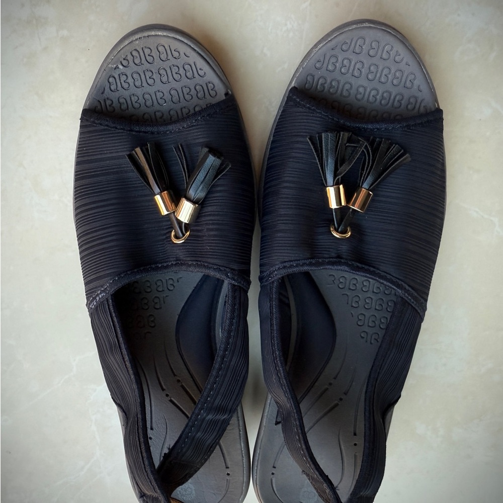 BZEES Navy Blue Tassel Slip-On Sandals